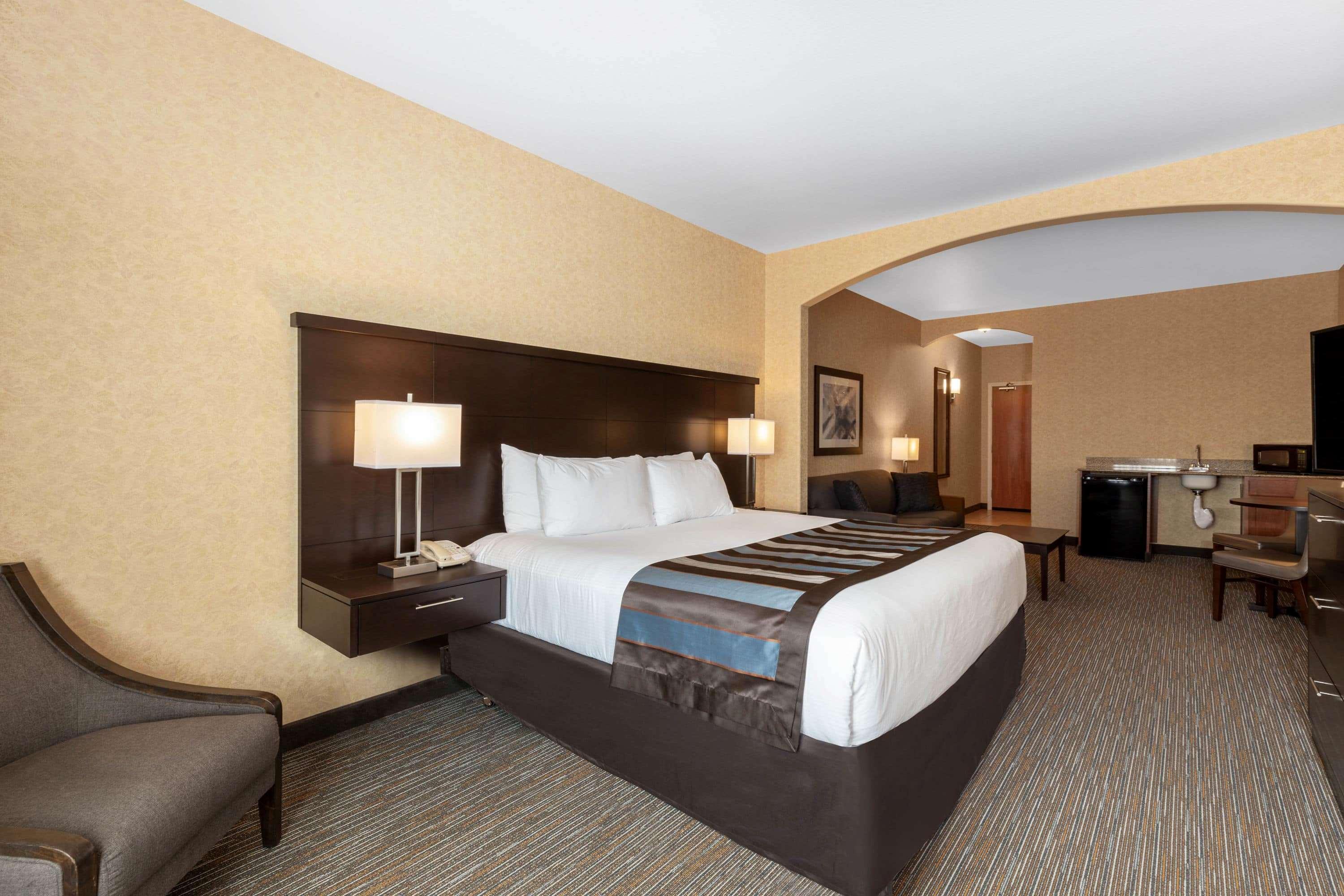 Wingate By Wyndham Moses Hotel 3*