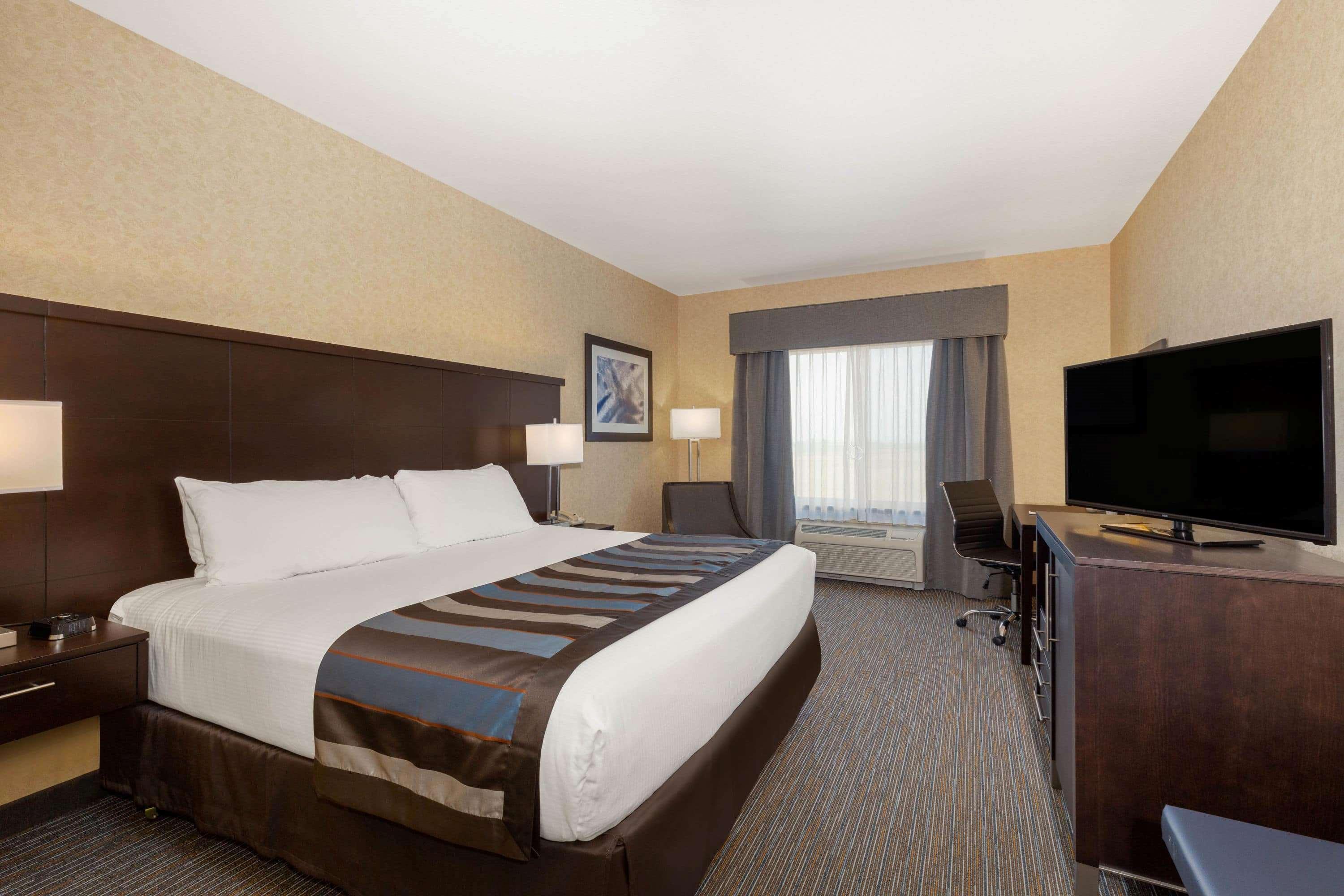 Wingate By Wyndham Moses Hotel 3*